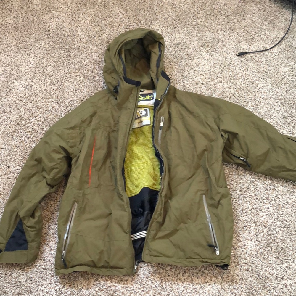 Obermeyer Alt3 snowboarding jacket